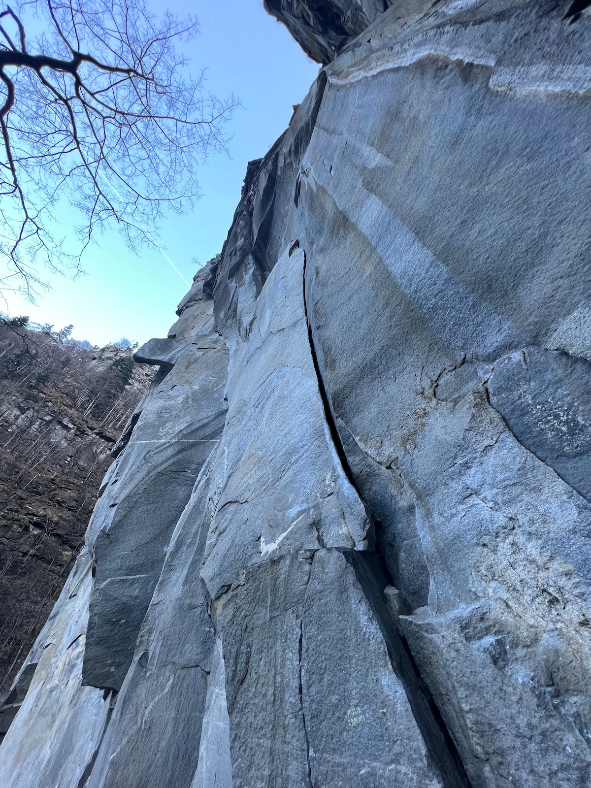 crack-climbing-cadarese-cadarese-italien-10